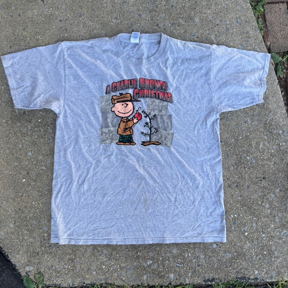 Peanuts A Charlie Brown Christmas Graphic T-Shirt Mens XL Gray Holiday Snoopy